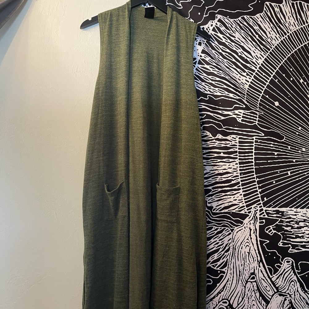 Sleeveless Cardigan